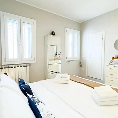 Alice Apartment *